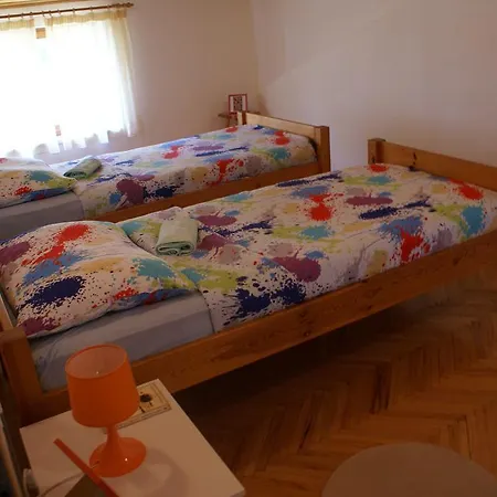 Dvori