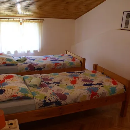 Dvori